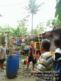 ANGIN PUTING BELIUNG PORAK PORANDAKAN RUMAH WARGA