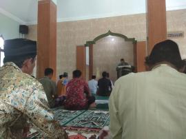 Jum'atan di Masjid Al Munna