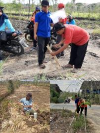 Kepala Desa Pimpin Pematokan Tanah Pengarem arem Perangkat Desa