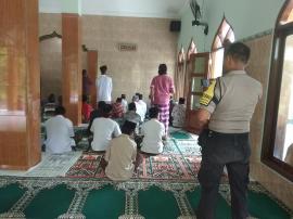 Sholat jumat di masjid Al Muna